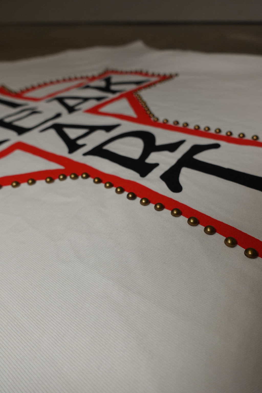 Iron Heart Shirt - White/Red